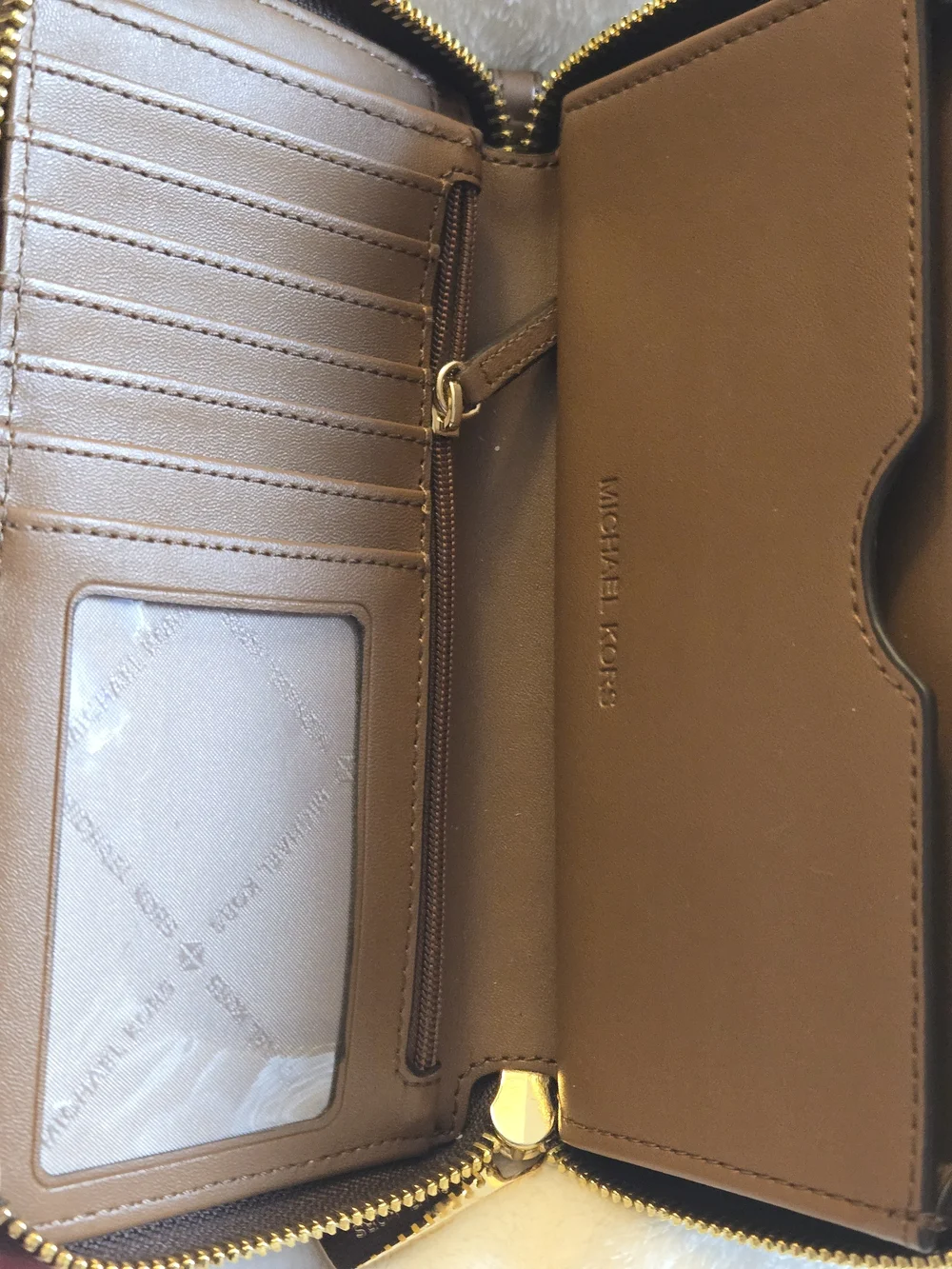 NWOT Michael Kores Jet Set Signature Logo 7 1/2 × 4 1/2 Brown Wristlet - Picture 4 of 4